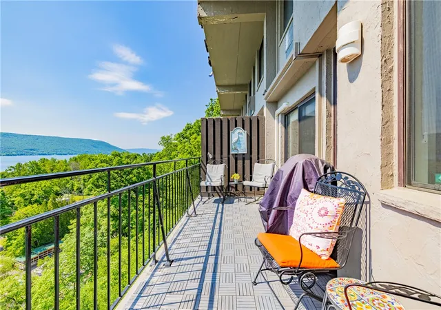 4-cliffside-dr-canandaigua-ny-14424/hzid_cf7f55de