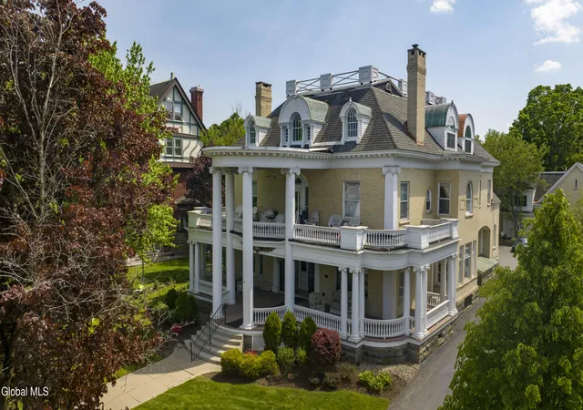 48-union-ave-3-saratoga-springs-ny-12866/hzid_4041efb6