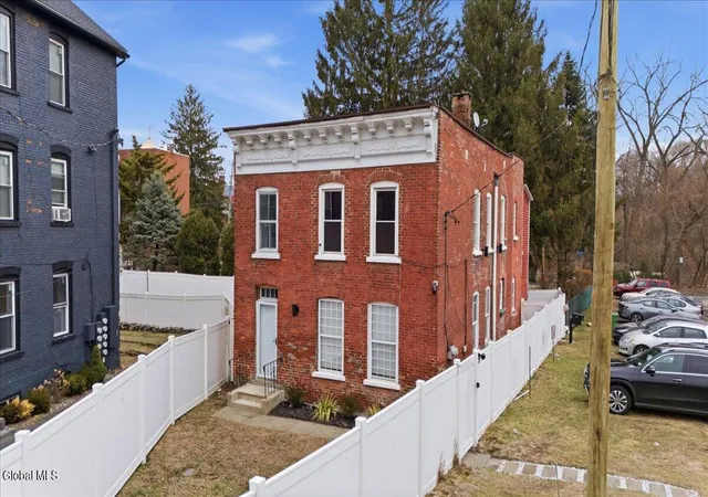 5-short-st-cohoes-ny-12047/hzid_cb687b2a