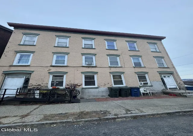 1-cataract-st-cohoes-ny-12047/hzid_2183eaa1