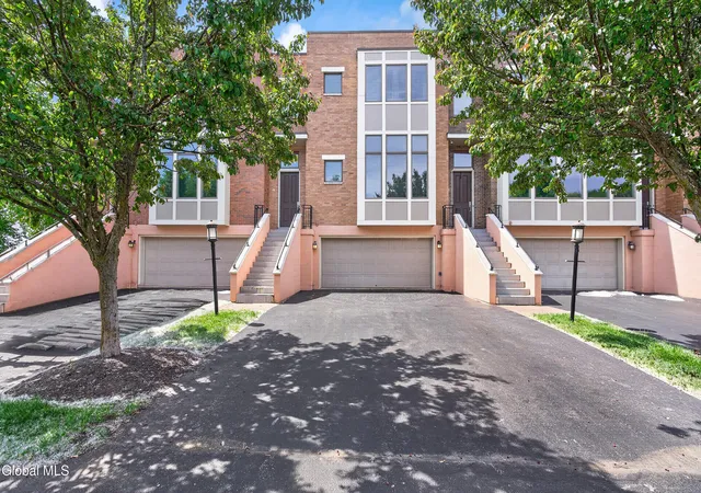 4-bryn-mawr-ct-albany-ny-12211/hzid_01f51390