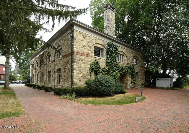 14-talford-pl-unit-2-saratoga-springs-ny-12866/hzid_65c9bc54