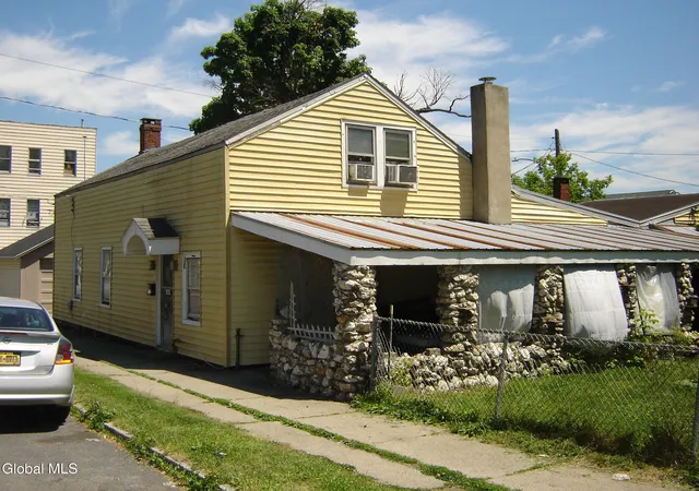 50-newark-st-cohoes-ny-12047/hzid_023de2ba
