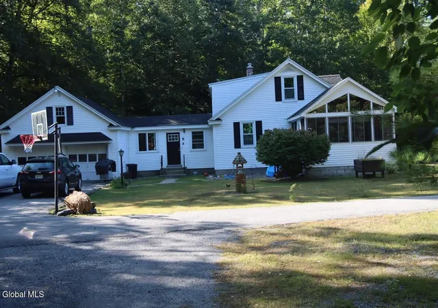 6148-route-9n-corinth-ny-12822/hzid_9e05ebc1