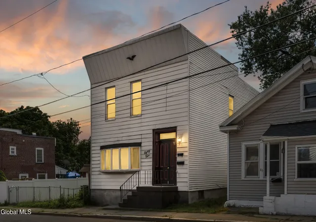 85-lancaster-st-cohoes-ny-12047/hzid_79e542b3