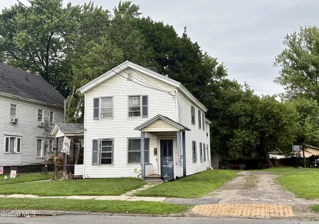 13-e-8th-avenue-gloversville-ny-12078/hzid_84cfa071