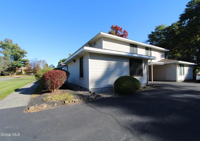 81-yorkshire-dr-east-greenbush-ny-12061/hzid_e16db851