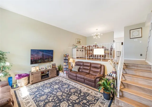 21901-lassen-st-94-chatsworth-ca-91311/hzid_d3d259f9