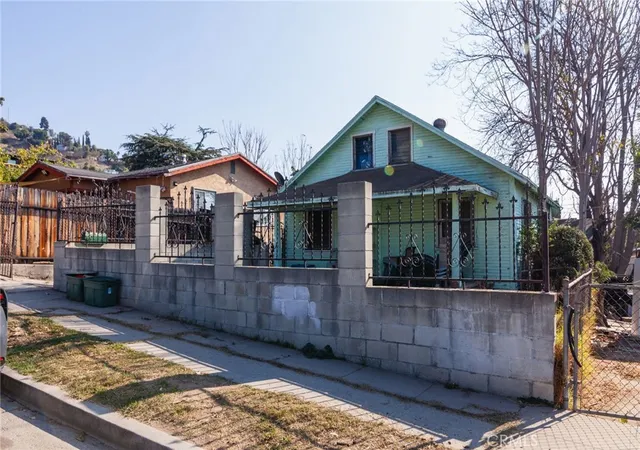 2908-future-st-los-angeles-ca-90065/hzid_8d0b497b