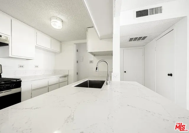 421-s-la-fayette-park-pl-711-los-angeles-ca-90057/hzid_2207ade8