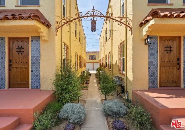 2935-redondo-blvd-los-angeles-ca-90016/hzid_0938b4ca