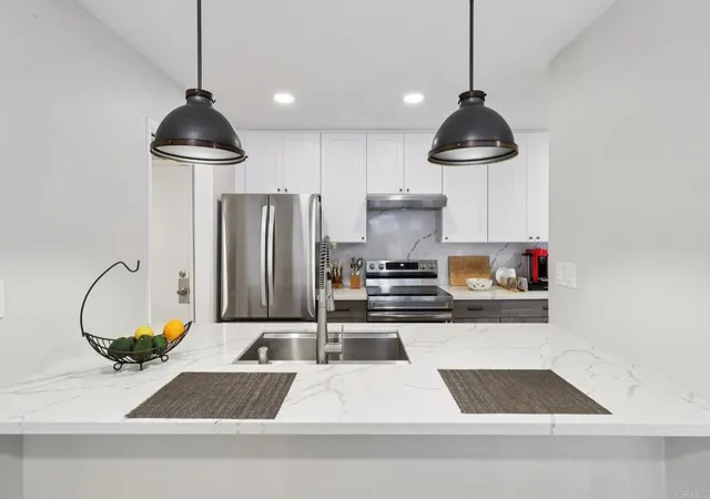 2348-la-costa-ave-202-carlsbad-ca-92009/hzid_a6778ef3