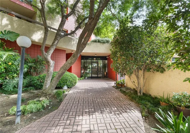 3961-via-marisol-233-los-angeles-ca-90042/hzid_bbf84510
