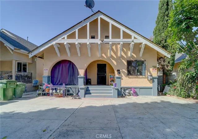 834-e-33rd-street-los-angeles-ca-90011/hzid_a64c26bd