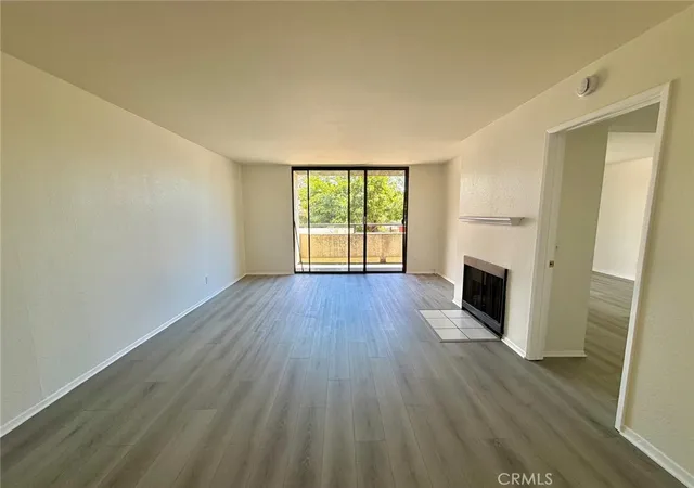 1237-e-6th-st-110-long-beach-ca-90802/hzid_1fce9877