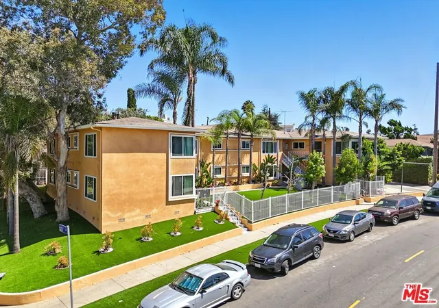 7028-alvern-st-los-angeles-ca-90045/hzid_6e099a85