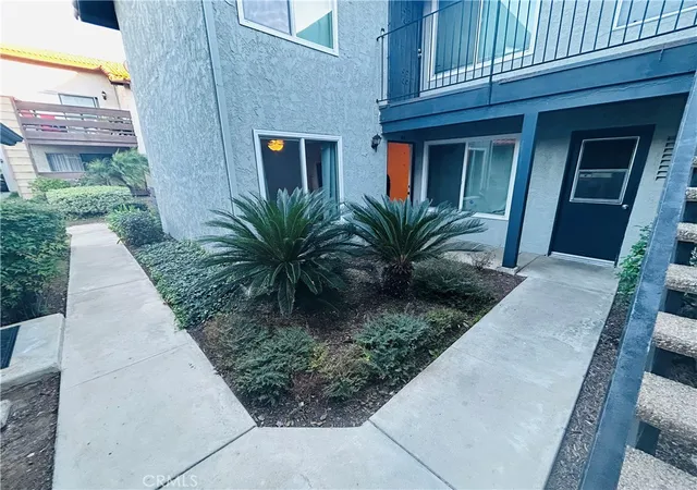 1320-brentwood-b-corona-ca-92882/hzid_ec5efa89