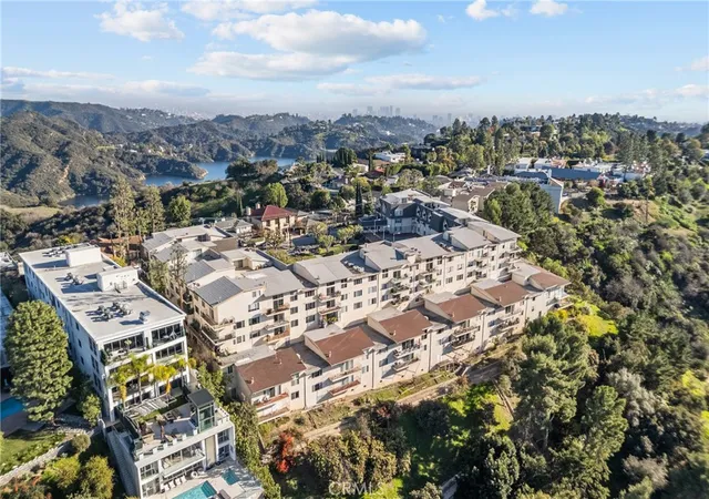 2385-roscomare-f16-bel-air-ca-90077/hzid_786246cf