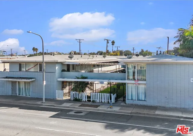 902-e-17th-street-santa-ana-ca-92701/hzid_f0b65a86