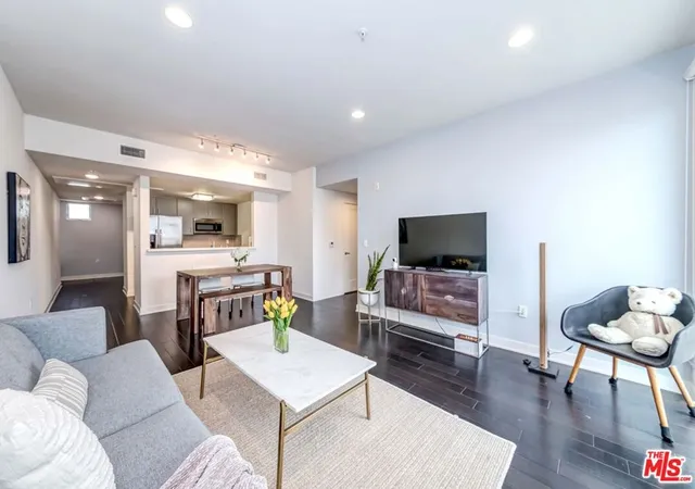 436-s-virgil-ave-ph-1-los-angeles-ca-90020/hzid_5b6e6f20