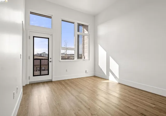 1545-32nd-street-210-oakland-ca-94608/hzid_7671325d