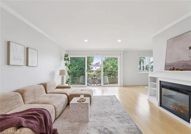 100-hermosa-ave-3a-long-beach-ca-90802/hzid_a5f1522a