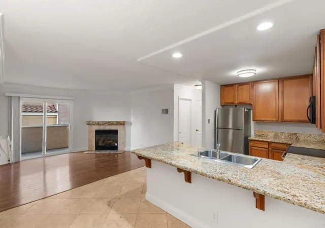 1075-n-escondido-104-escondido-ca-92026/hzid_5b85ae89