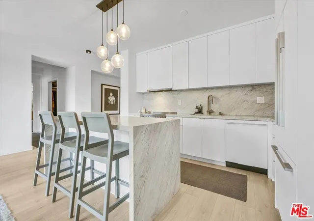 999-n-doheny-dr-312-los-angeles-ca-90069/hzid_60fc5d5d