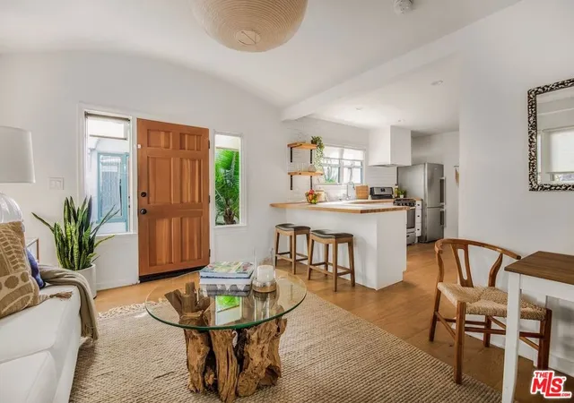 5848-1-2-willoughby-ave-los-angeles-ca-90038/hzid_b080b23c