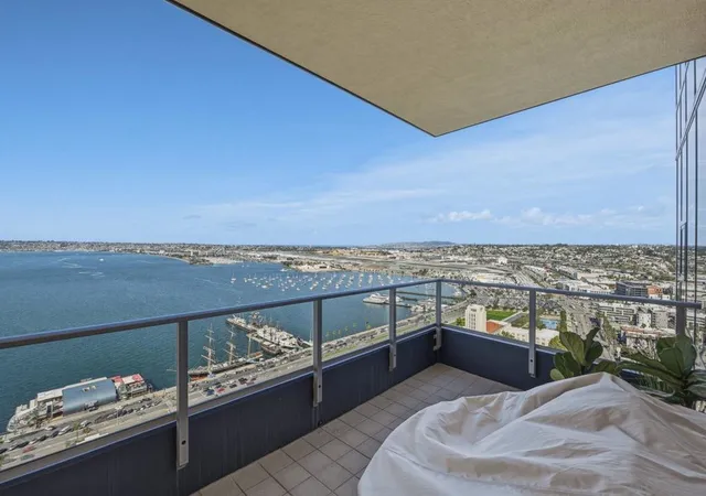 1325-pacific-hwy-3503-san-diego-ca-92101/hzid_ad74ae06