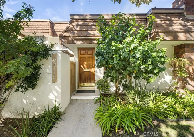 22158-james-alan-cir-chatsworth-ca-91311/hzid_51cfe930