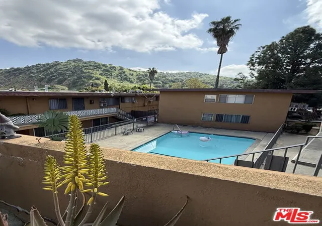 281-s-avenue-52-los-angeles-ca-90042/hzid_ba78b541