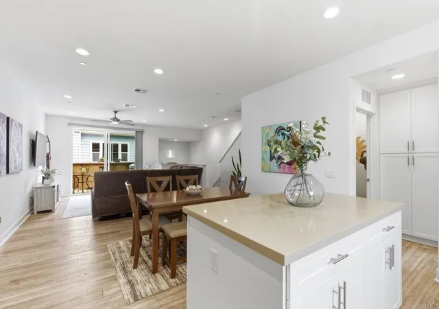 4367-pacifica-way-2-oceanside-ca-92056/hzid_3b81fe42
