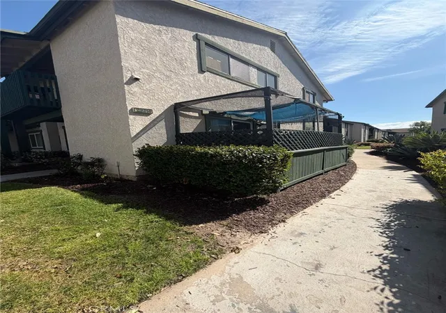 23214-orange-ave-3-lake-forest-ca-92630/hzid_48c57cd0