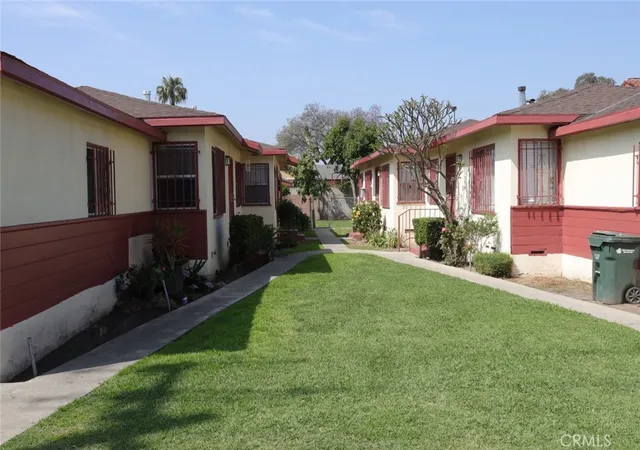 12063-12067-peach-lynwood-ca-90262/hzid_5a92844e