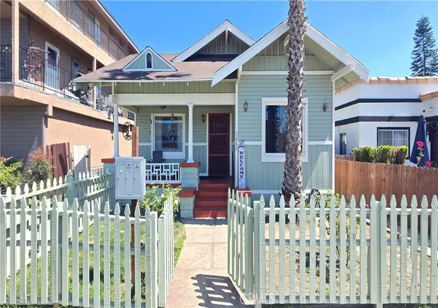 1060-cherry-a-b-long-beach-ca-90813/hzid_36a5df9d