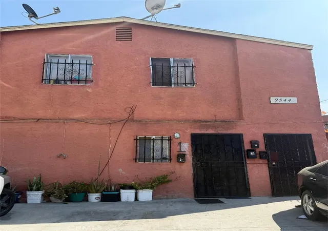 9544-compton-los-angeles-ca-90002/hzid_d2c1a12a