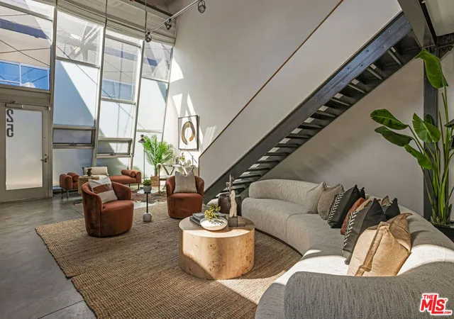 130-s-hewitt-st-25-los-angeles-ca-90012/hzid_3314b633