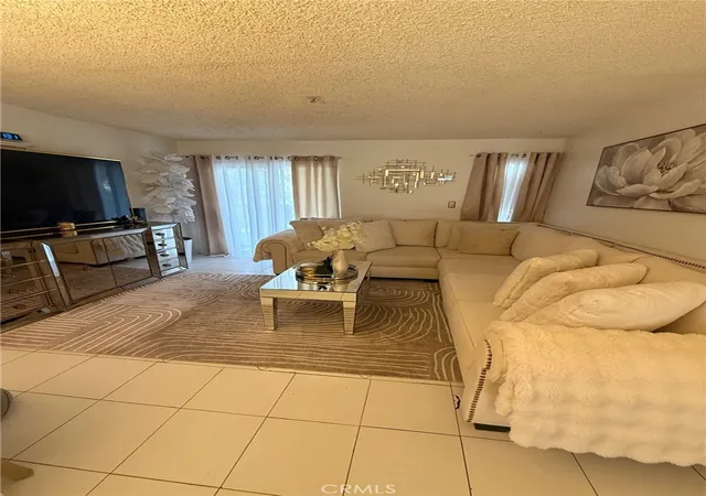 450-e-4th-santa-ana-ca-92701/hzid_b3fa57ea