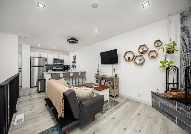 4380-temecula-st-4-san-diego-ca-92107/hzid_96d8ec99