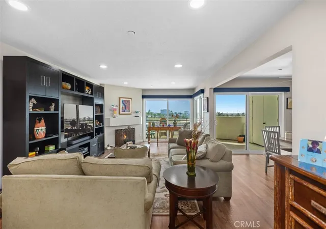 280-cagney-ln-209-newport-beach-ca-92663/hzid_529a168b