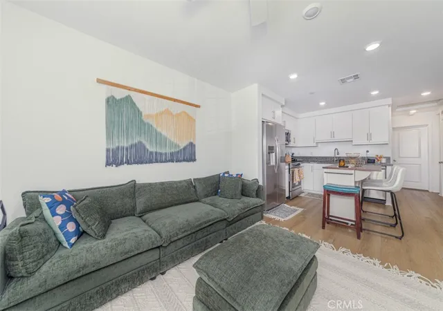 7395-olive-grv-st-riverside-ca-92507/hzid_abe3e5fe
