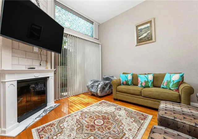 6201-shoup-75-woodland-hills-ca-91367/hzid_232a71f1