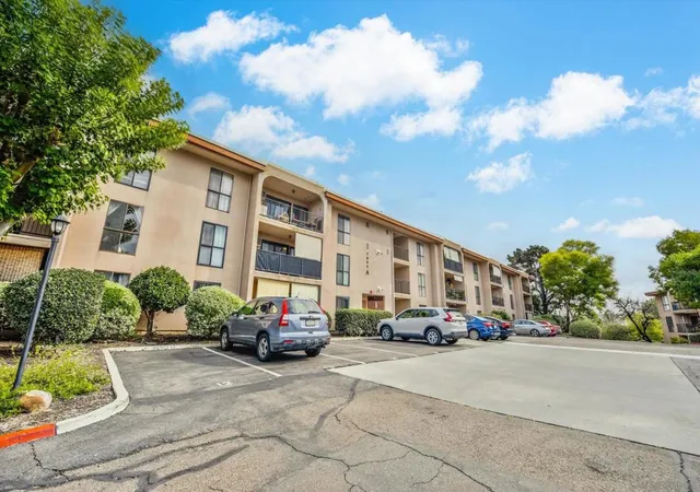 7855-cowles-mountain-ct-a15-san-diego-ca-92119/hzid_3f7fe80c