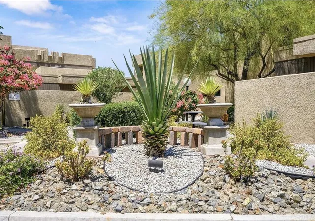 481-bradshaw-lane-13-palm-springs-ca-92262/hzid_bf421e2d