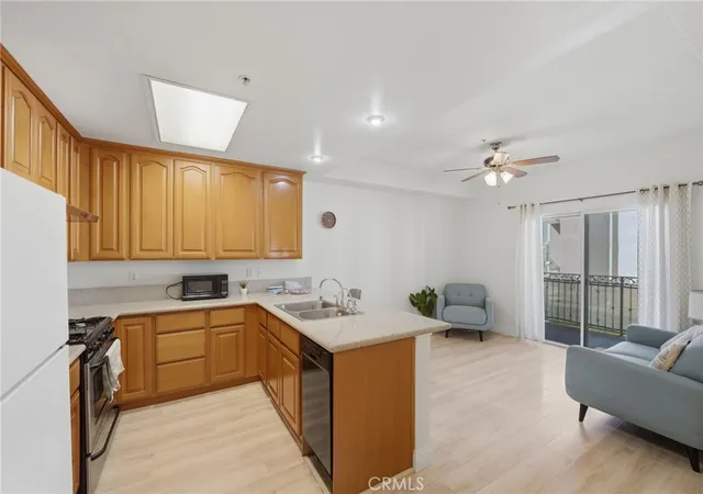17888-alburtis-b117-artesia-ca-90701/hzid_c6b6ef36