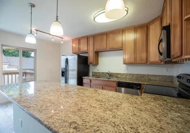 300-glenwood-cir-258-monterey-ca-93940/hzid_aa451383