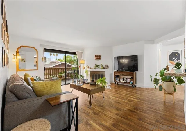 1020-e-washington-97-escondido-ca-92025/hzid_a4559633
