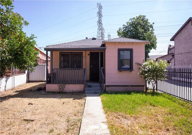 8022-felix-bell-gardens-ca-90201/hzid_cf59fb07