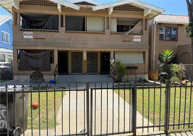 910-w-40th-place-los-angeles-ca-90037/hzid_9c603909
